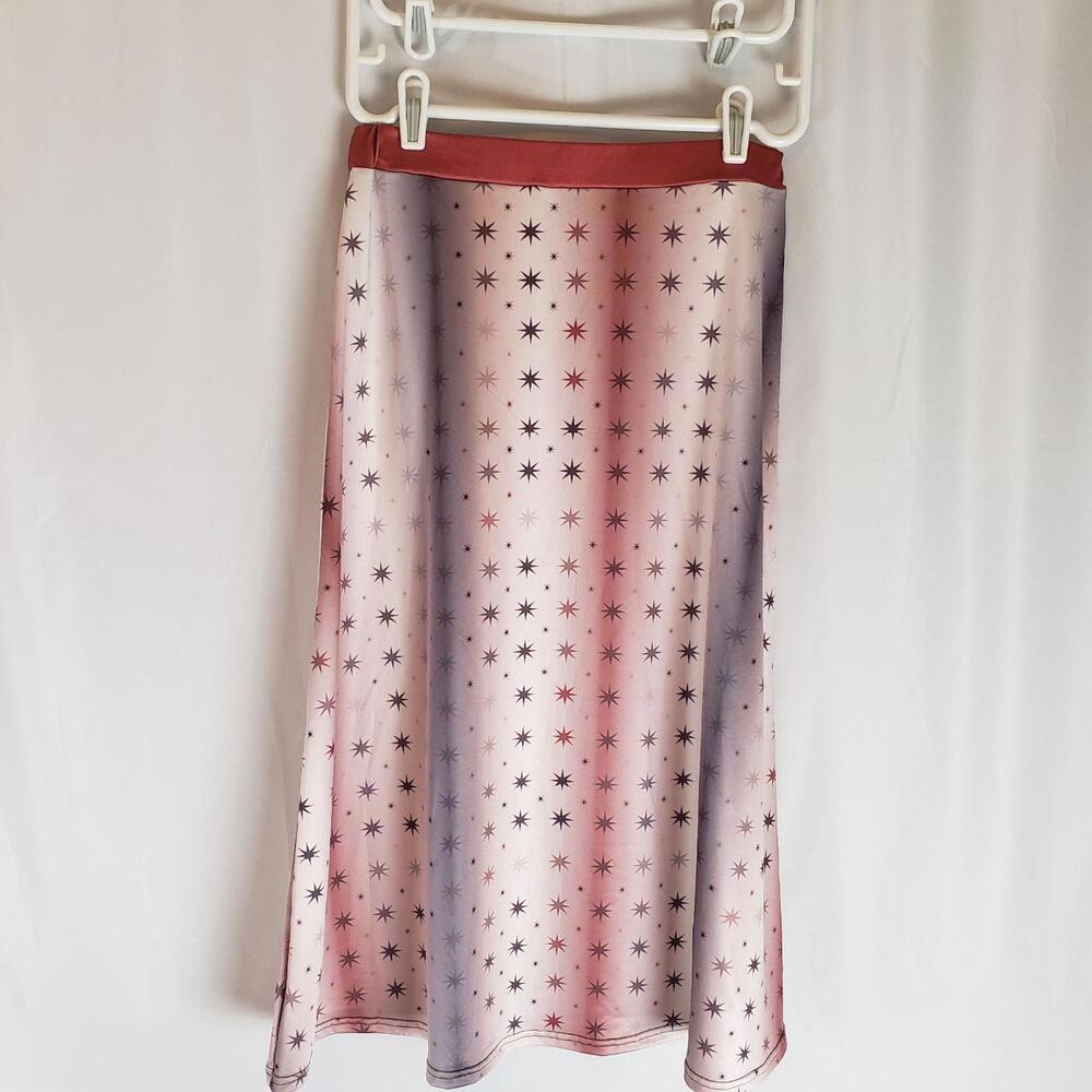 New Star Pattern A-Line Midi Skirt With Satin Waistband NWOT